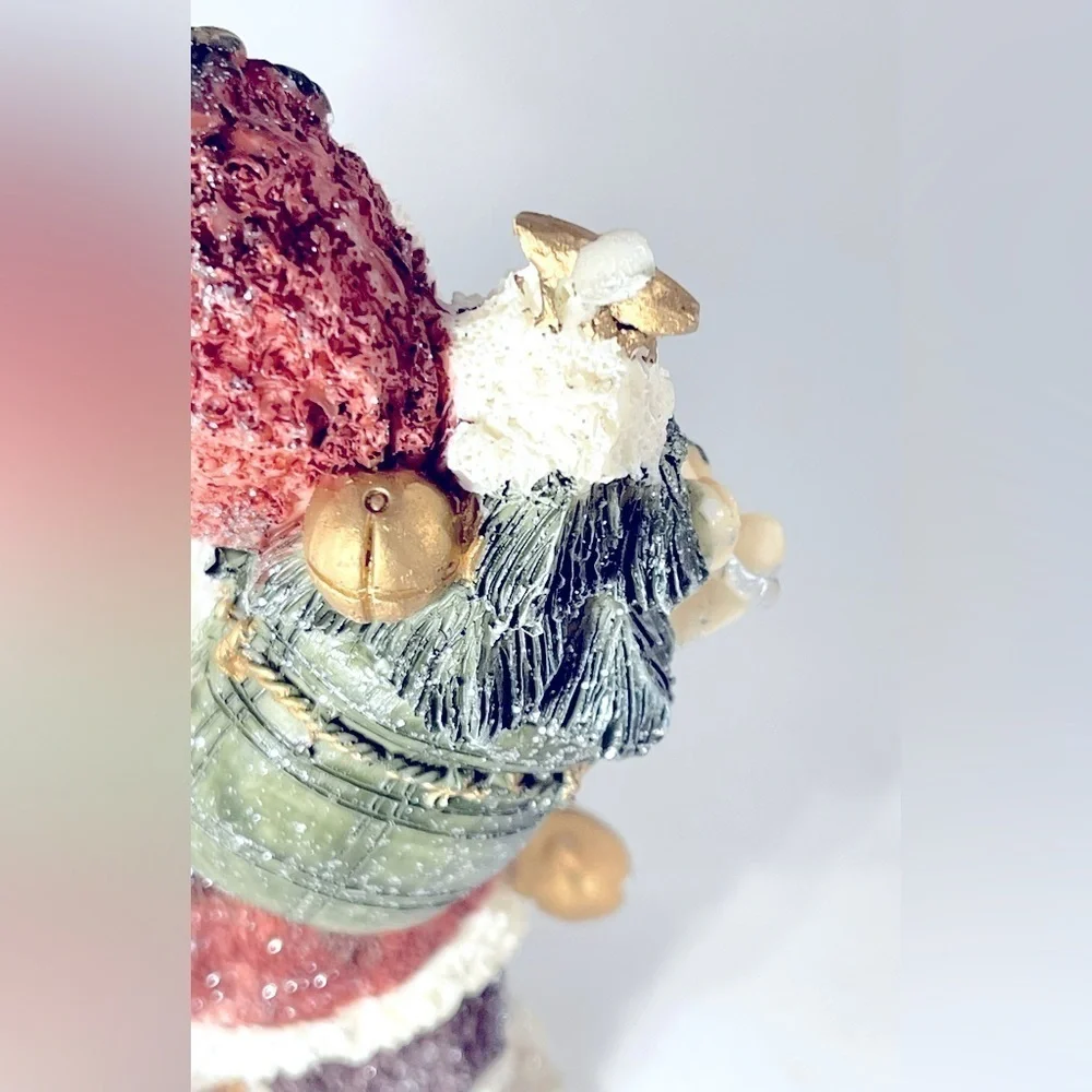 Designspirations Santa Claus Figurine 5.5” Resin Sugar Flocked Sparkling FLAW